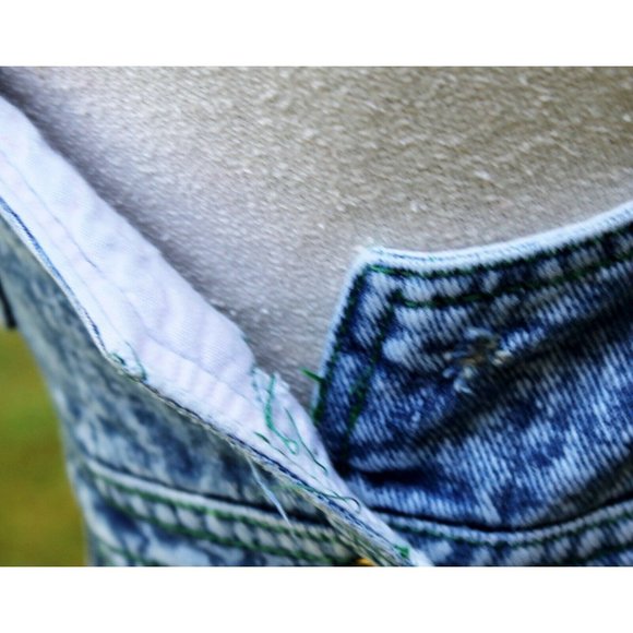 Vtg 80s Acid Wash Denim Cut-off Overalls Shorts sz 6/8 Pleated Front Distressed - Picture 3 of 9